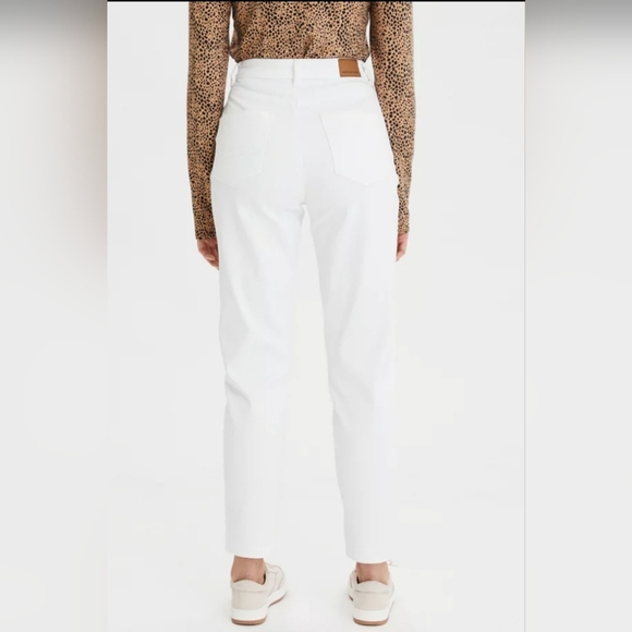 American Eagle Curvy Mom Jean White size 20 Long EUC - Picture 9 of 12